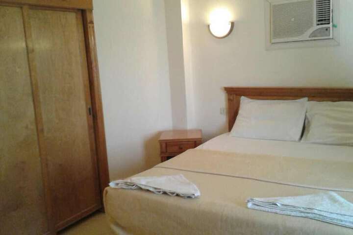 Room 4 of 72