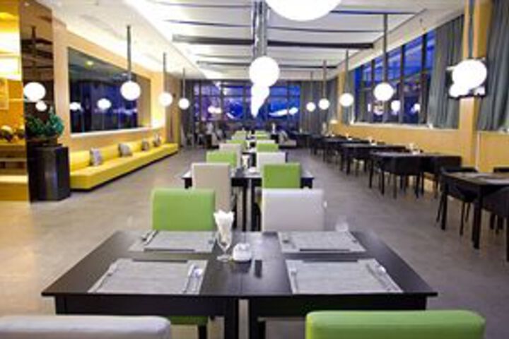 Dining 5 of 46
