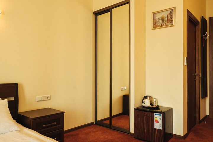 Room 19 of 49