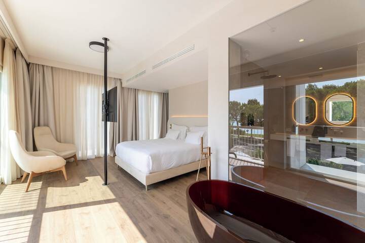 Room 42 of 90