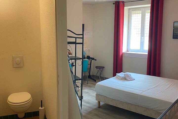 Room 7 of 11