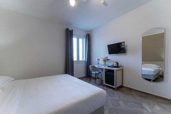 Room 43 of 62