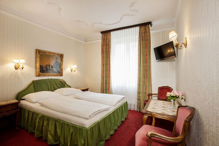 Room 14 of 40