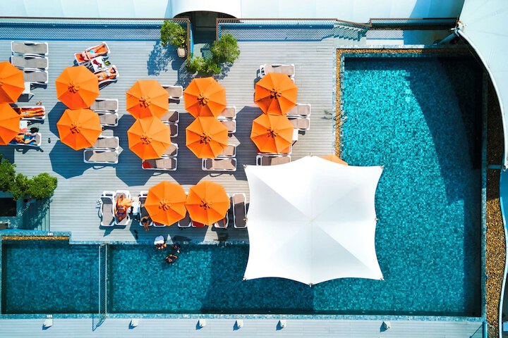 Pool 64 of 91