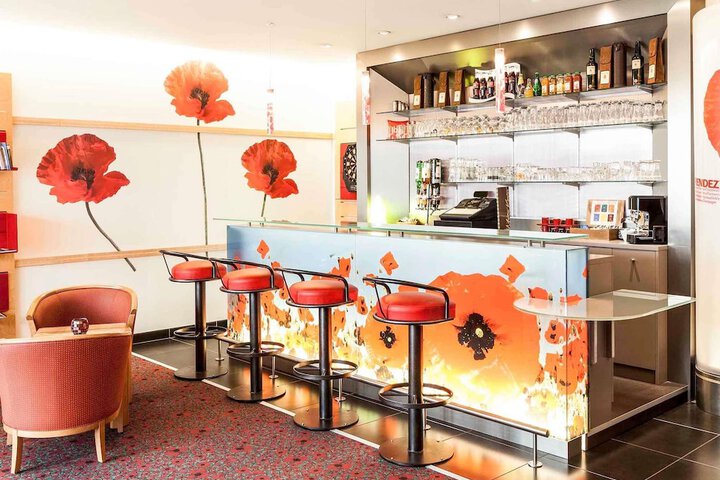 Dining Photos