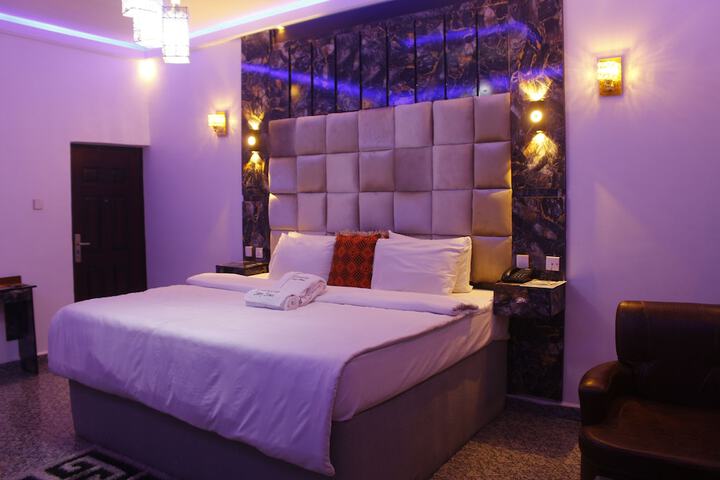 Room 7 of 26