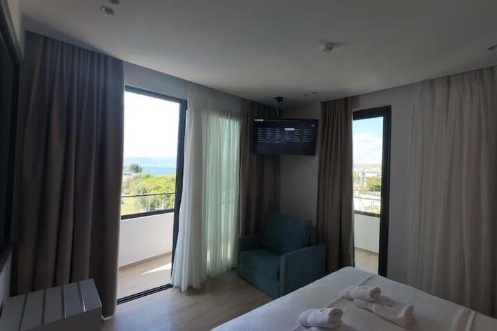 Room 25 of 54