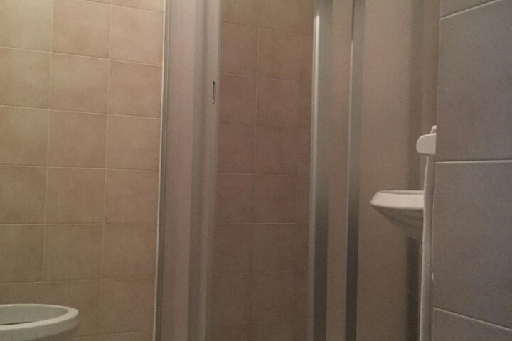 Room 34 of 49
