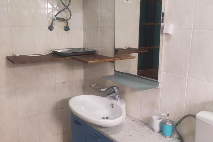 Room 10 of 13