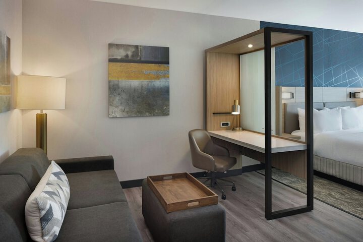 Room 16 of 32