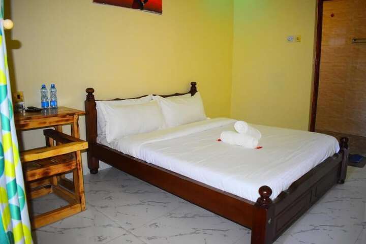 Room 10 of 37