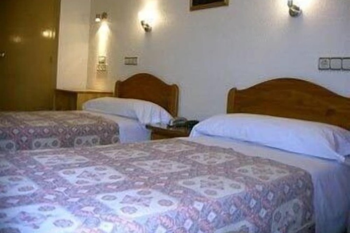 Room 5 of 23