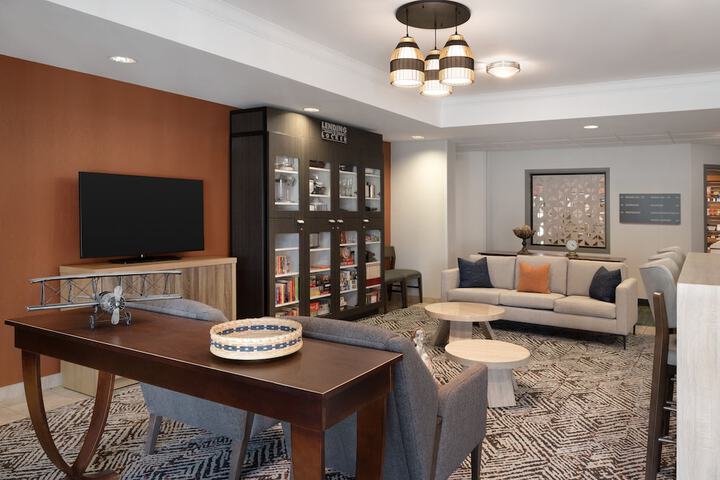 Entrance & Lobby