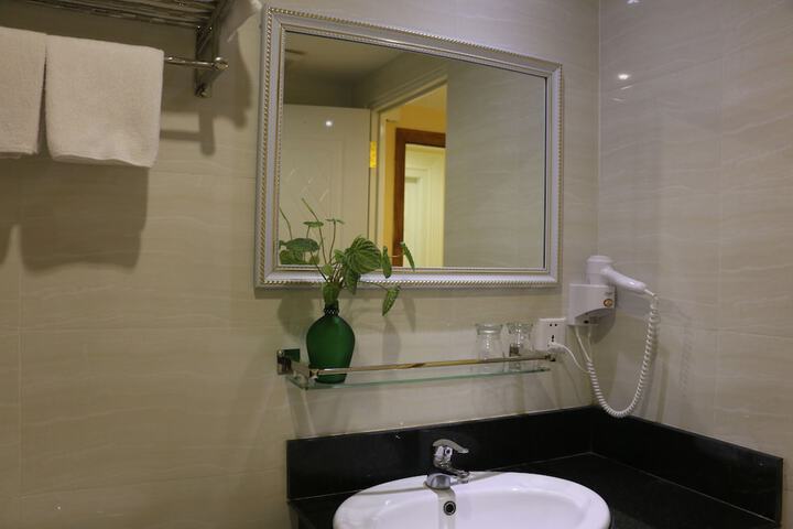 Room 29 of 46