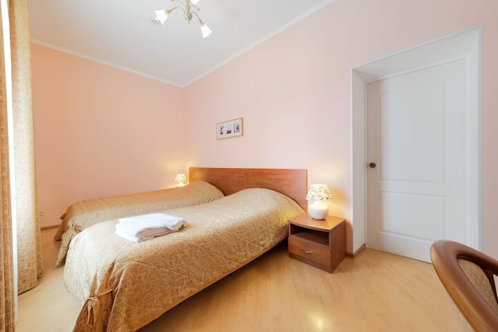 Room 6 of 46
