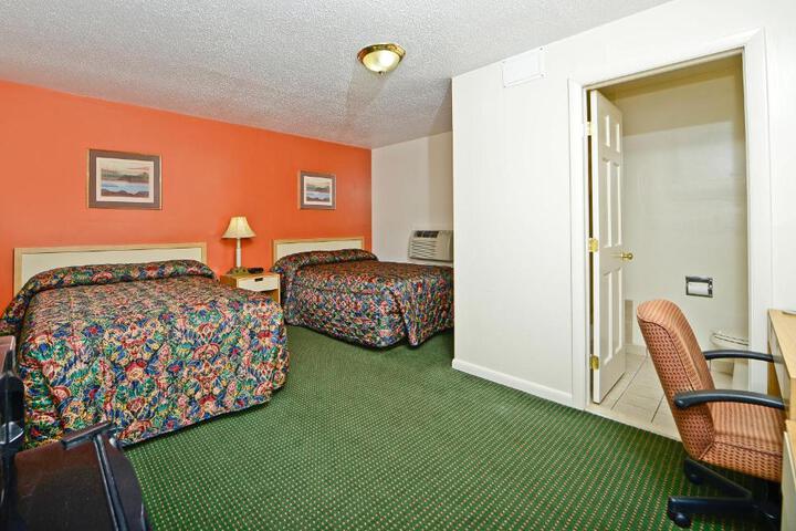 2 Double Beds (1 of 5)