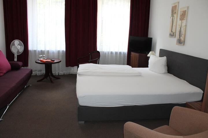 Room 25 of 51