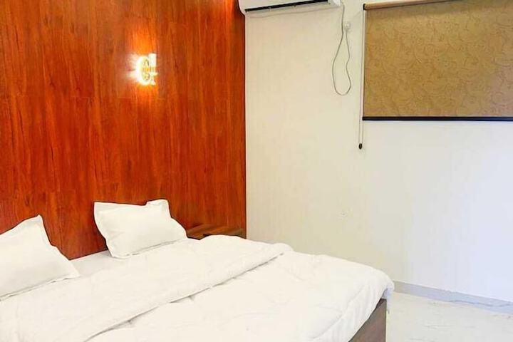 Kingfisher Luxury Resort