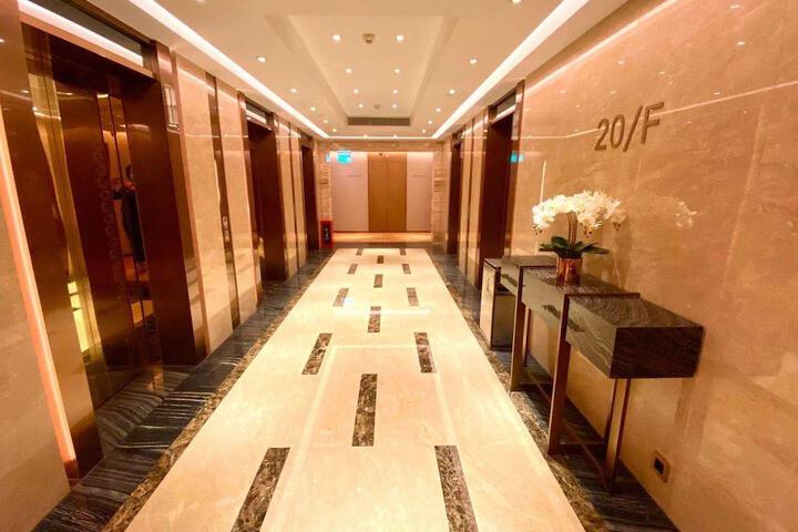 Ballroom/Hall 108 of 142