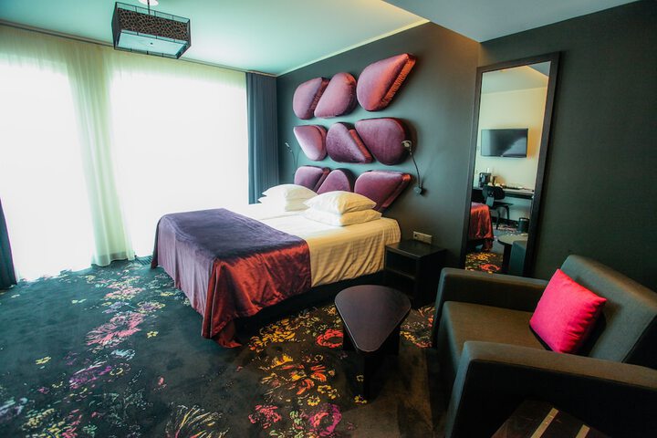 Room 10 of 56