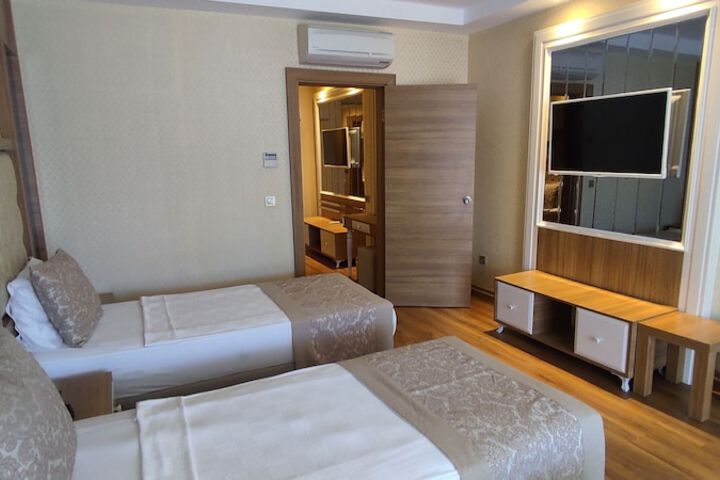 Room 19 of 525
