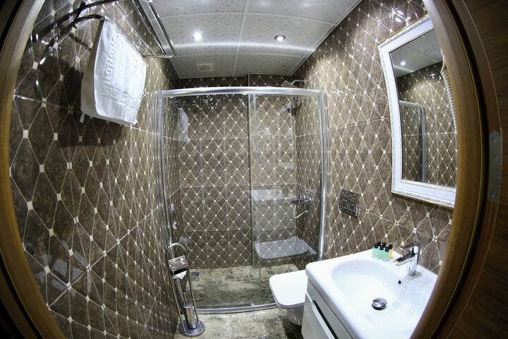 Room 124 of 170