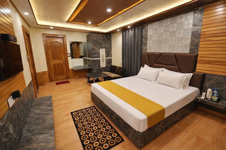 Room 8 of 27