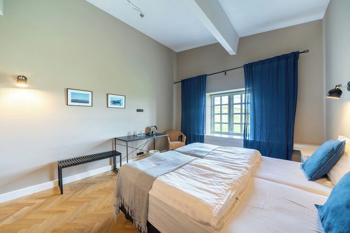 Room 9 of 53