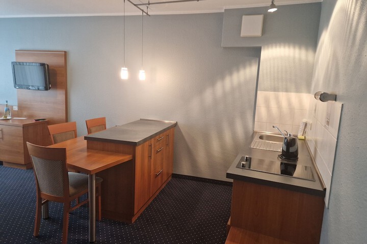 Room 17 of 171