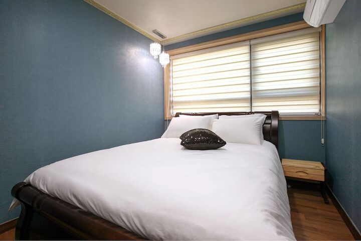 Room 7 of 71