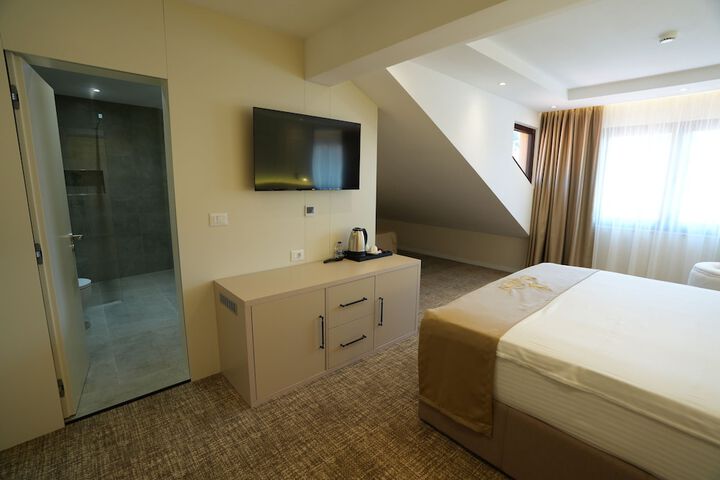 Room 14 of 51