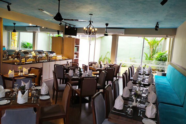 Dining 54 of 66