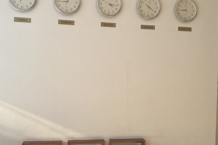 Room 9 of 16