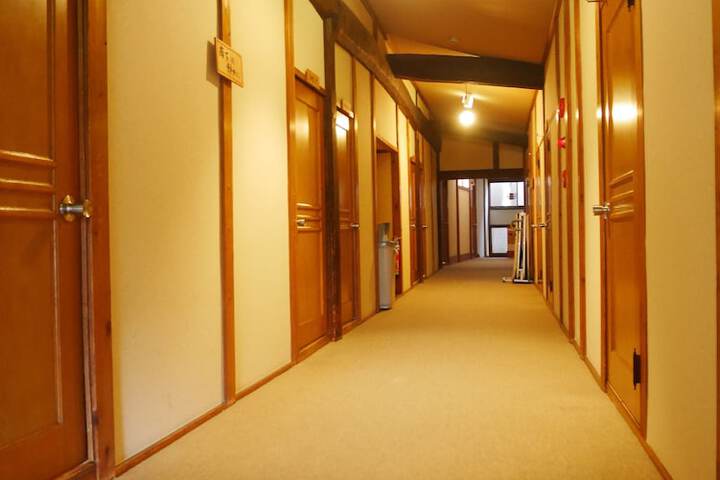 Ballroom/Hall 24 of 33