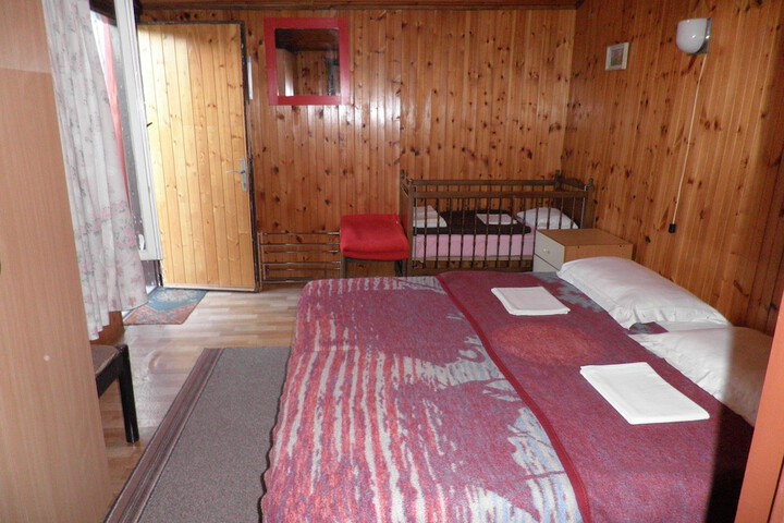 Room 5 of 74