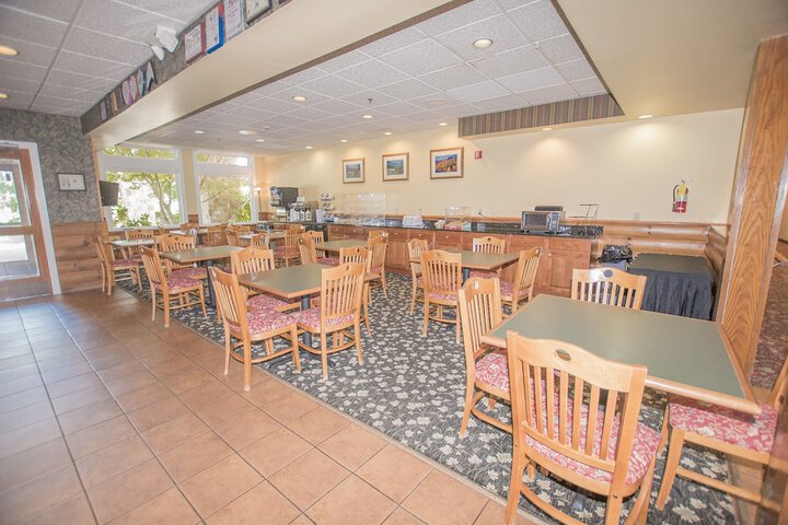 Breakfast/Coffee Service 20 of 30