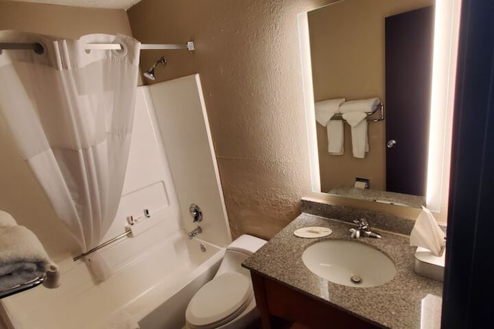 1 Queen Bed Mobility Accessible (6 of 10)