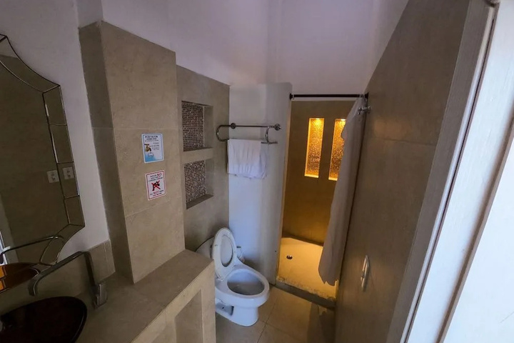 Room 8 of 20