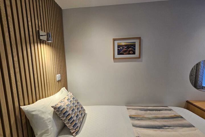 Room 8 of 21