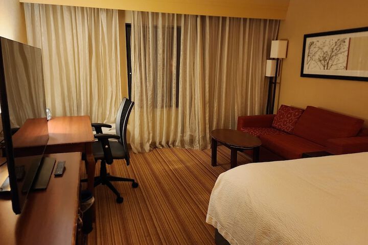 Room 21 of 135