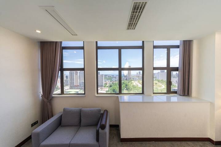 Room 16 of 48