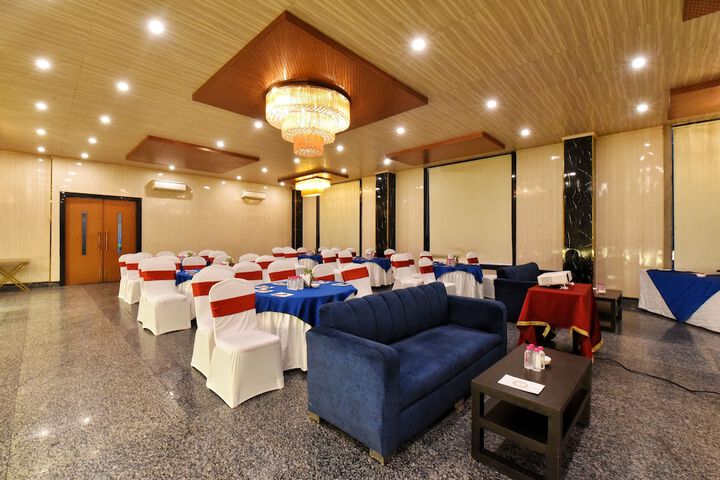 Ballroom/Hall 53 of 68