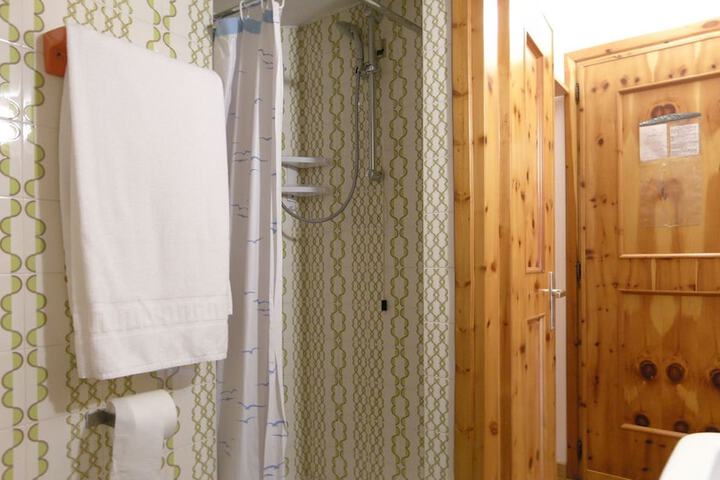 Room 43 of 63