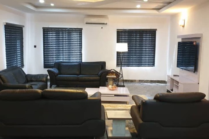Room 14 of 33