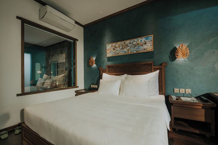 Room 15 of 63