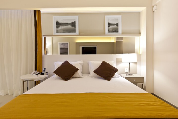 Room 9 of 72