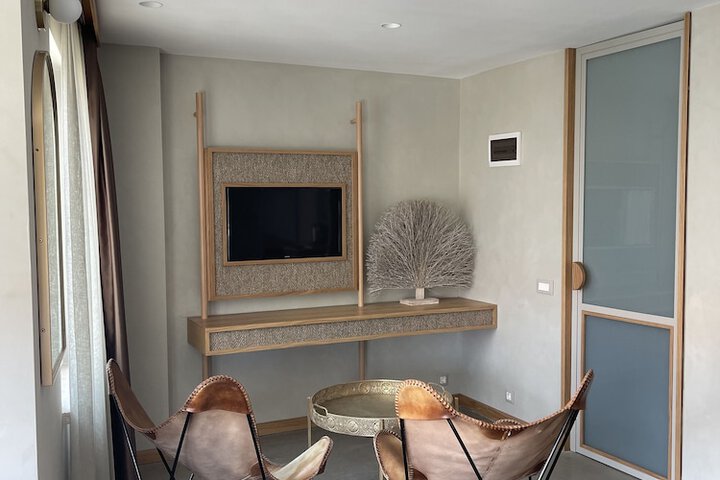 Room 6 of 64