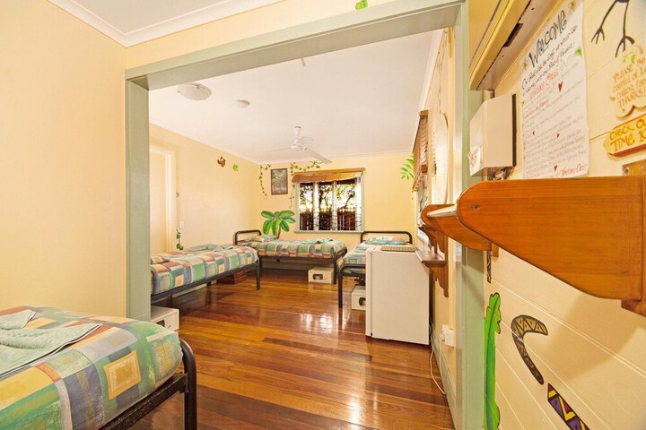 Room 6 of 49