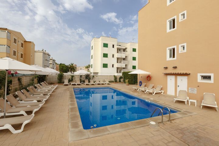 Pools & Facilities