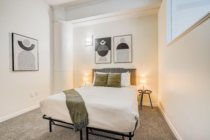 Room 19 of 194